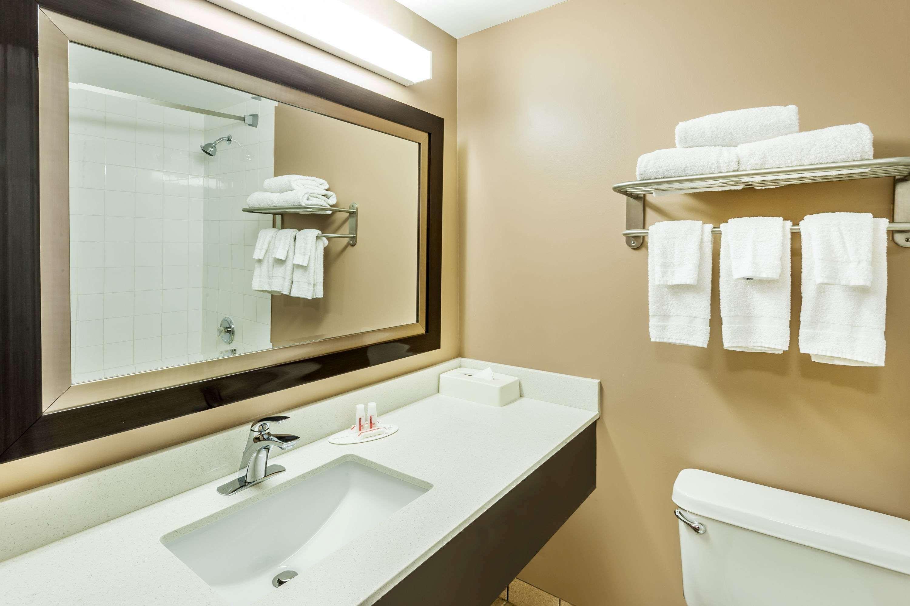 Hotel Super 8 By Wyndham Calgary/Airport Exteriér fotografie
