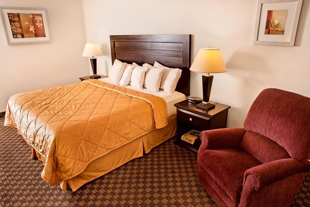 Hotel Super 8 By Wyndham Calgary/Airport Exteriér fotografie